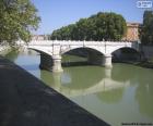 Понте Giuseppe Mazzini или Ponte Mazzini, является мостом, который пересекает реку Тибр, Рим, Италия